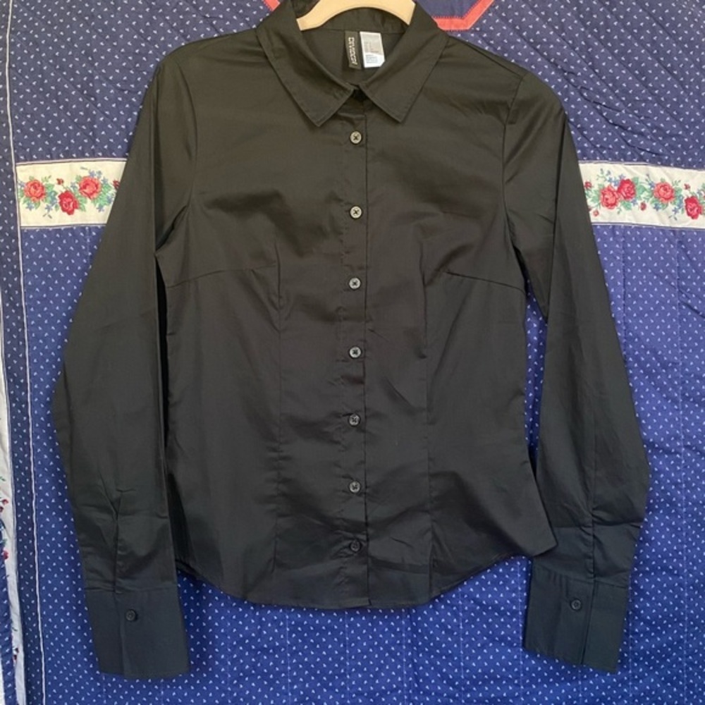 Divided black button‎ down blouse - Picture 4 of 4